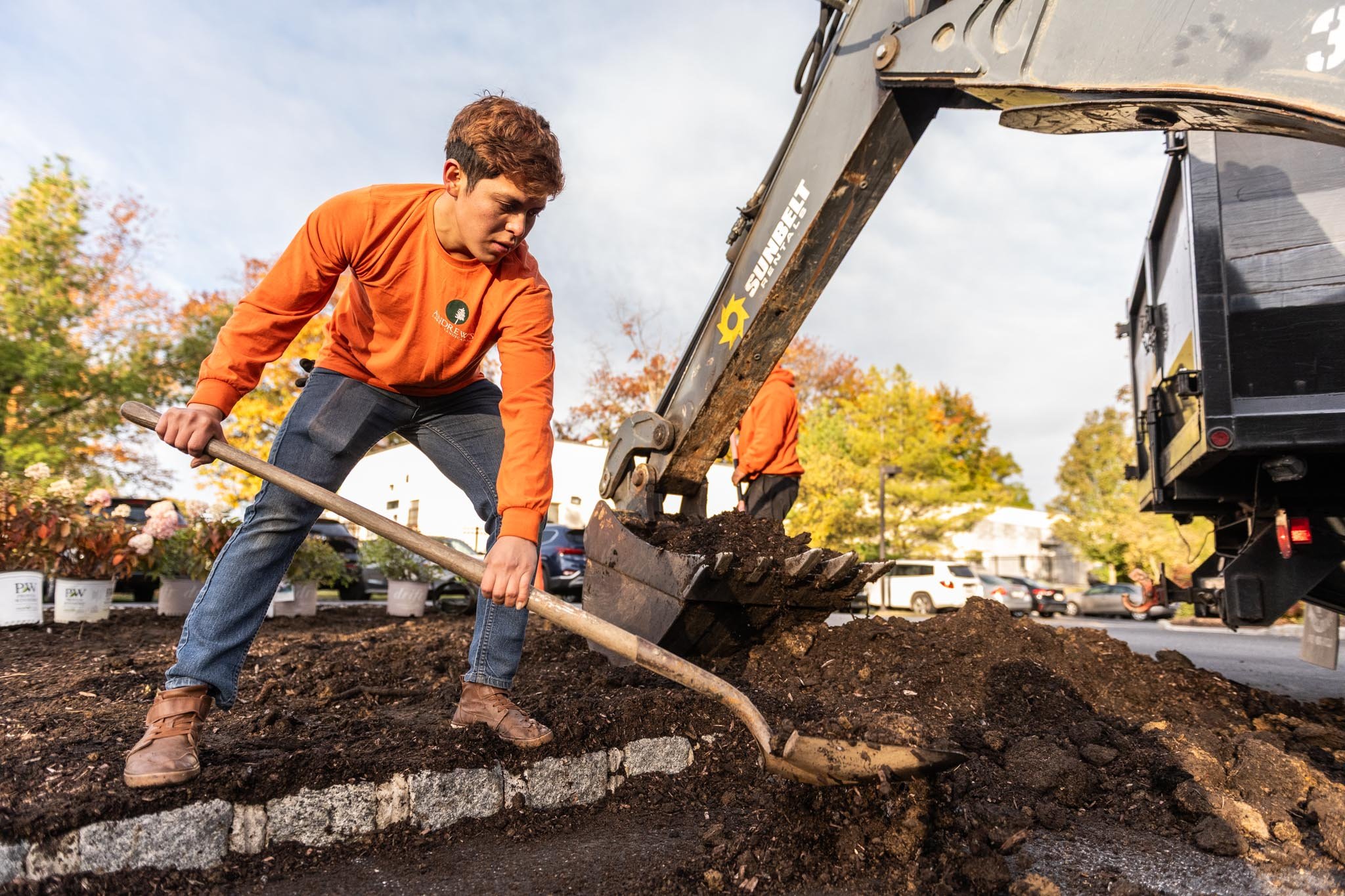 Landscape Design, Bed Construction, Back Hoe, Shoveling, Commercial Landscaping
